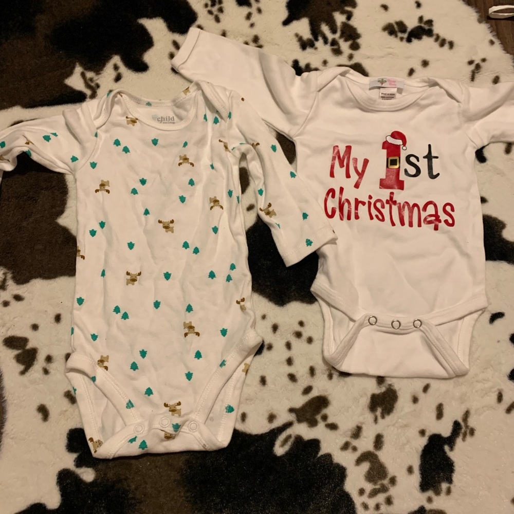 Christmas onesies size 3 month